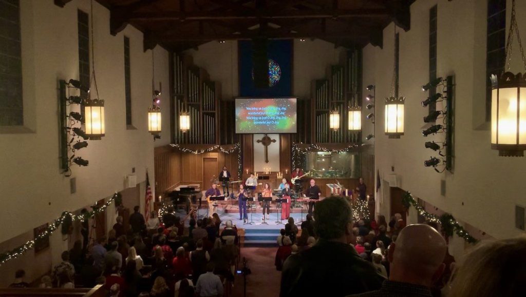 アメリカの教会でクリスマスサービスを体験