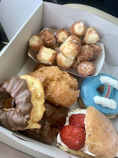 ロサンゼルスで行ってみたいドーナツショップ DONUT HOLE